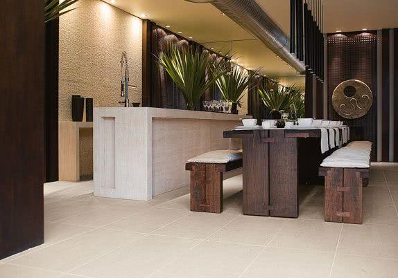 Tipos de pisos residenciais 50 fotos para te inspirar Pisos ceramica sala