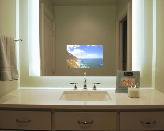 50 TVs Embutidas em Vidros, Espelhos e Portas Decoradas -> Banheiro Com Banheira E Televisao 50 TVs Embutidas em Vidros, Espelhos e Portas Decoradas -> Banheiro Com Banheira E Televisao