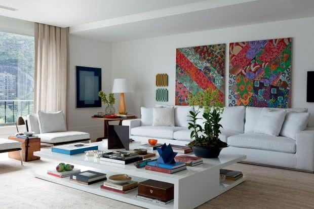Quadro De Fotos Na Sala De Jantar ~ Imagem 25 – Composição de quadros neutros na sala de estar Quadro De Fotos Na Sala De Jantar ~ Imagem 25 – Composição de quadros neutros na sala de estar