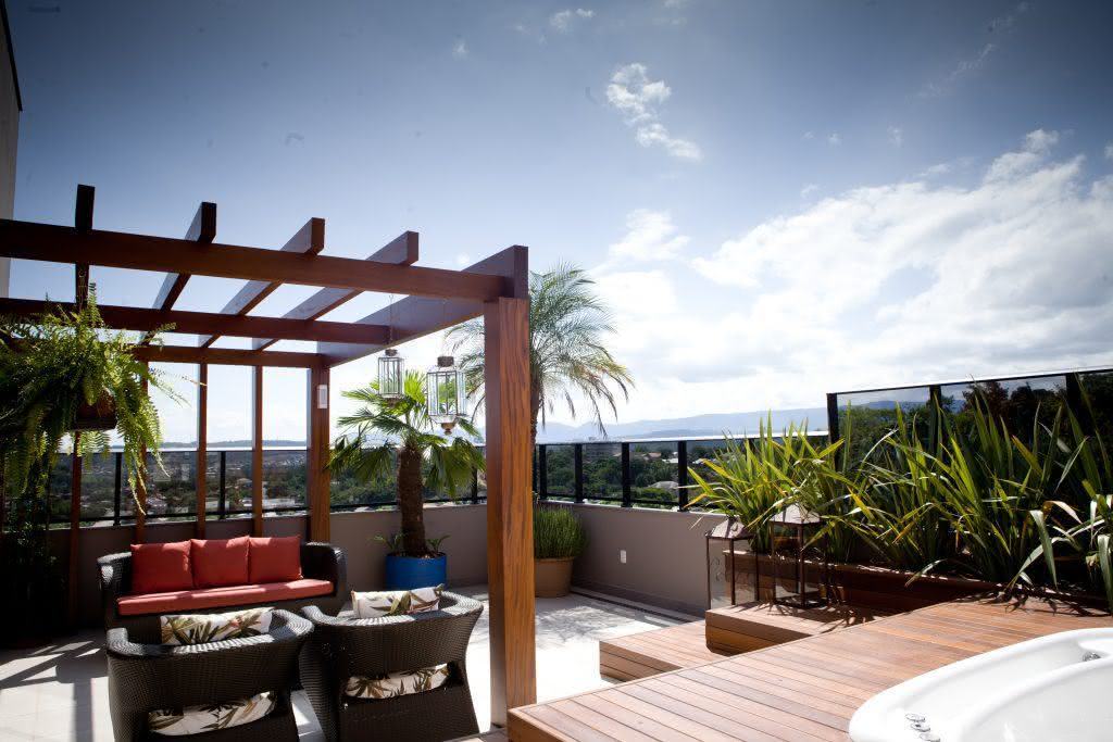Terraço cobertura com pergolado