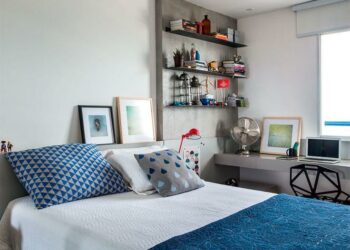 Quartos de casal pequenos e simples: 95 projetos que vão te surpreender