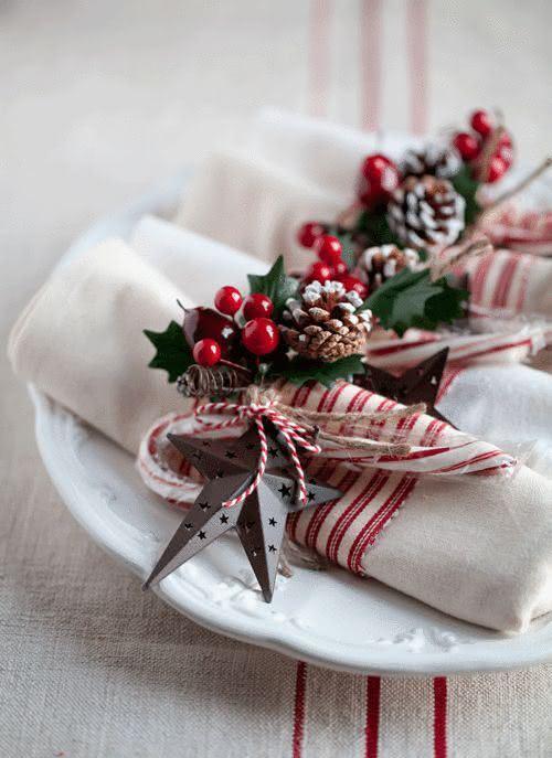 Mesa de Natal com porta guardanapos decorado