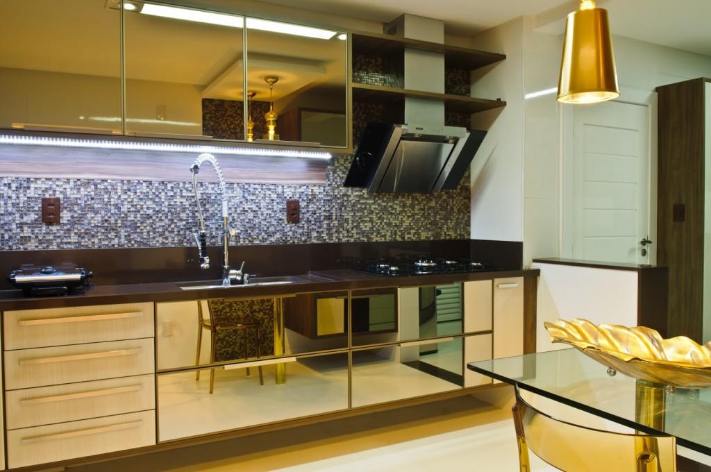 Decoração com espelhos na cozinha