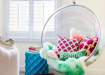 Cadeiras de acrílico: 60 inspirações diferentes para decorar sua casa