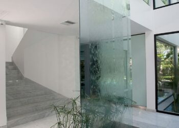 Espelho d’água na arquitetura e decoração: 65 ideias perfeitas