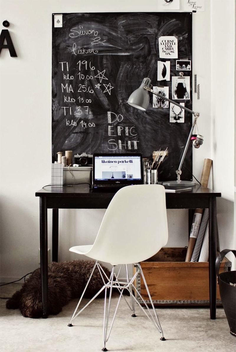 A famosa cadeira Eames consegue deixar qualquer espaço atraente