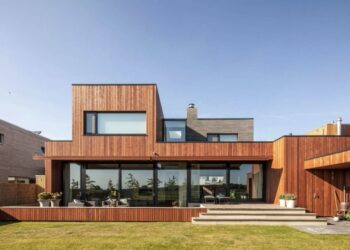 Casas de madeira: 90 projetos incríveis com orientações profissionais