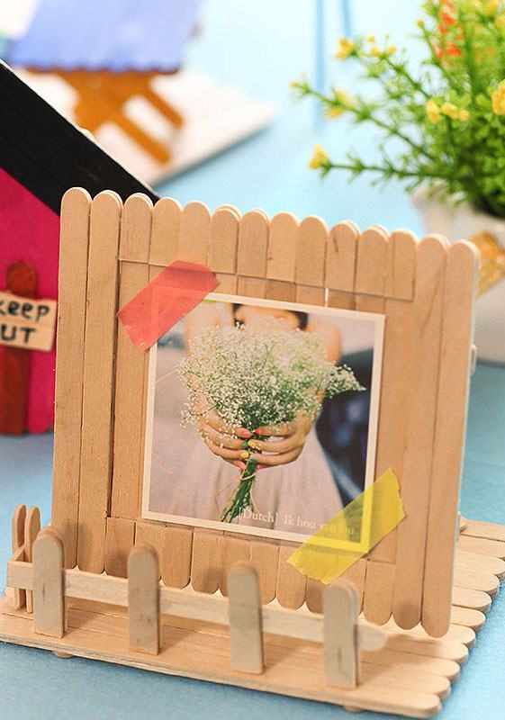 Ideias Personalizadas : DIY: Como Fazer um MOINHO DE VENTO com PALITOS DE  PICOLÉ  Moinho de vento, Artesanato com palito de picolé, Projetos com  palitos de picolé