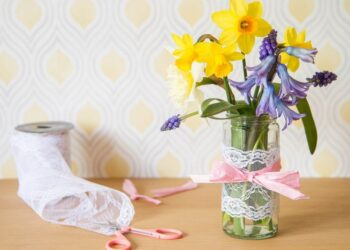 Garrafas decoradas com renda: 80 modelos diferentes com tutoriais