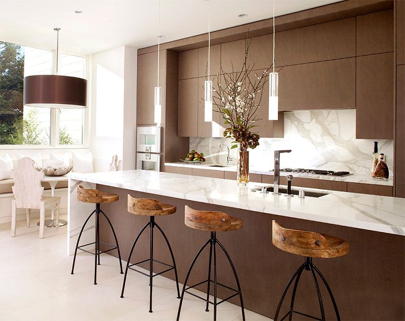 Para deixar a cozinha com o visual leve, utilize o branco junto na décor!