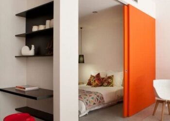 Porta de correr: vantagens e modelos incríveis para instalar na sua casa