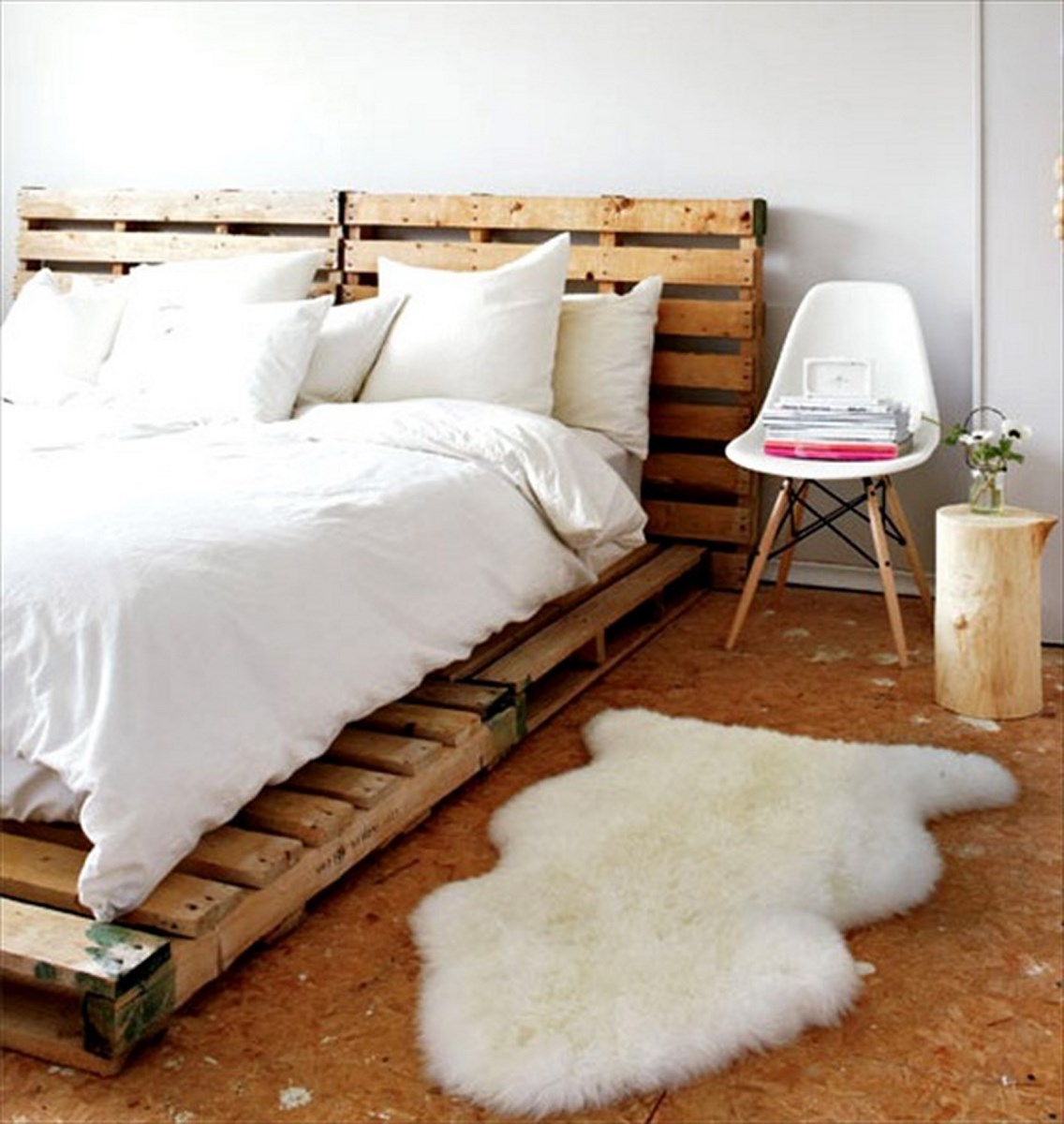 Cama de pallet: você pode escolher por pintá-lo ou deixar com o acabamento original