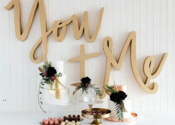 Decoração de casamento dourado: 60 brilhantes ideias para se inspirar