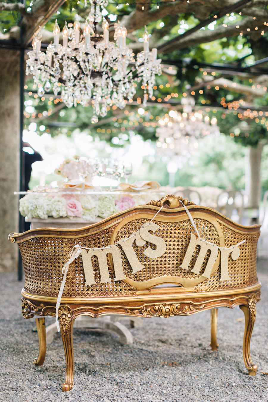 Decoração de casamento dourado: 60 ideias com fotos para se inspirar