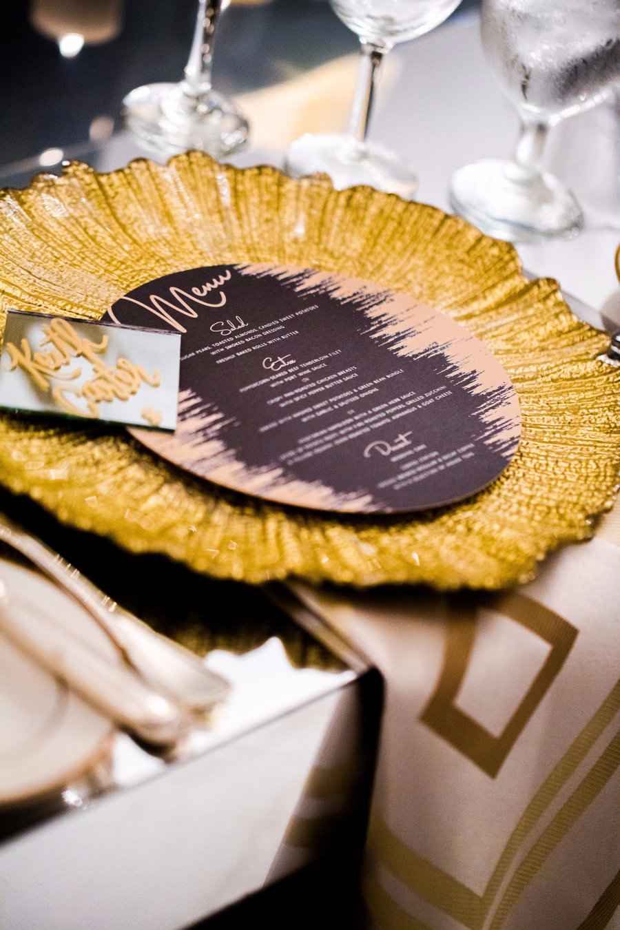 Decoração de casamento dourado: 60 ideias com fotos para se inspirar