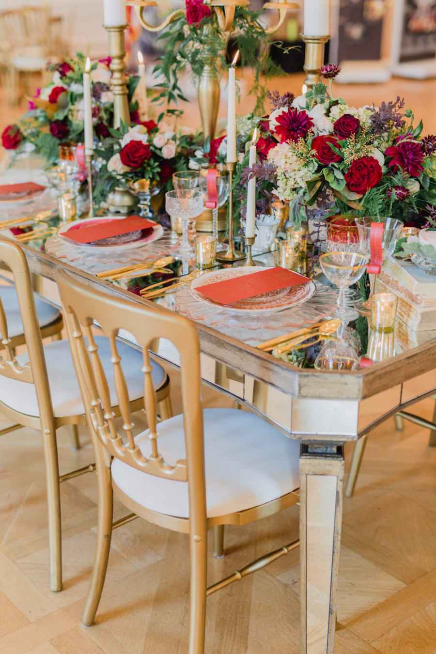 Decoração de casamento dourado: 60 ideias com fotos para se inspirar