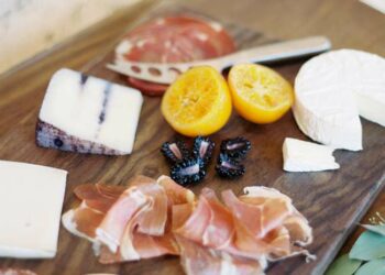 Mesa de frios: como montar e 75 ideias para decorar