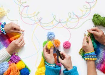 Como fazer pompom de lã: conheça 4 formas e dicas de especialistas