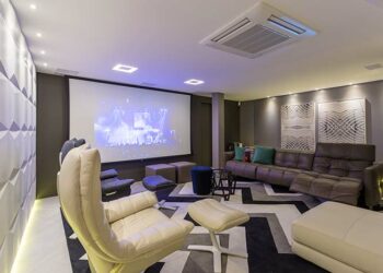 Cinema em casa: 70 projetos perfeitos para ter como referência