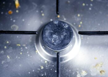 Como limpar fogão: dicas práticas para usar no seu dia a dia