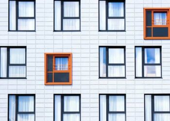 Grades para janelas: conheça os materiais e ideias de projetos