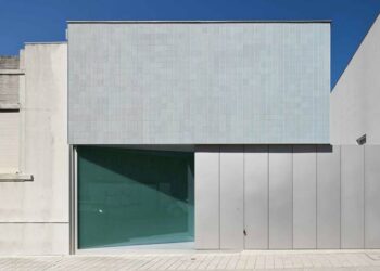 Portão de alumínio: conheça as vantagens e 60 inspirações