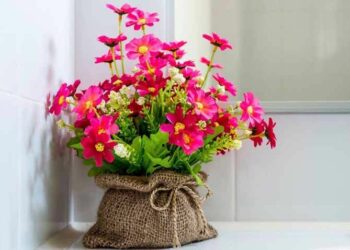 Flores artificiais: como usá-las e exemplos lindos de arranjos