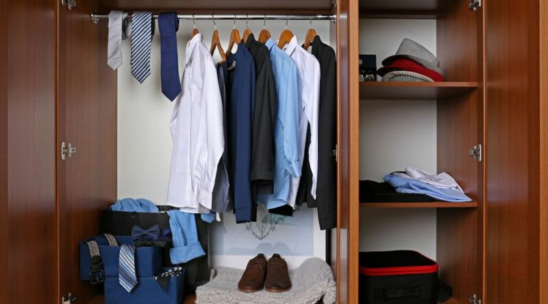 Como limpar guarda-roupa: veja o passo a passo para manter tudo limpo Como limpar guarda-roupa: veja o passo a passo para manter tudo limpo