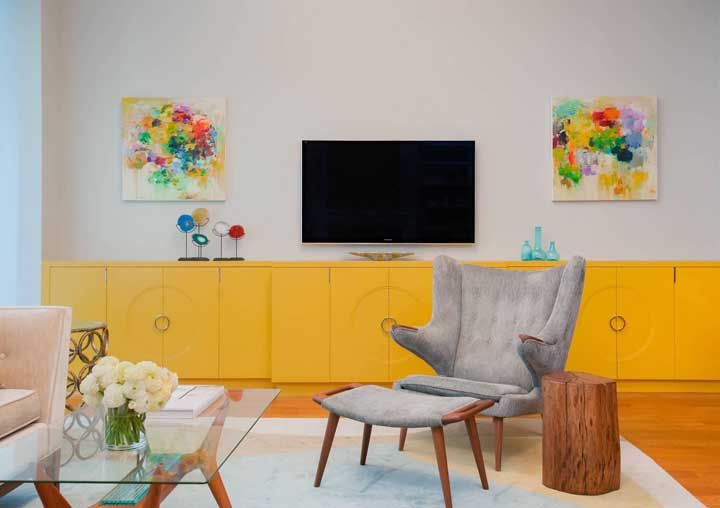 Vida e cor para essa sala de estar moderna