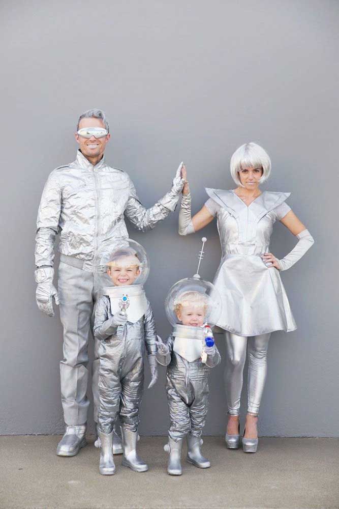 Família do futuro: inspiração futurista para uma comemoração de bodas de prata 