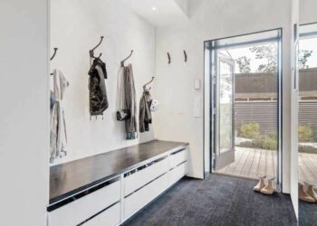 Sapateira de porta: como organizar e ideias criativas para colocar em prática