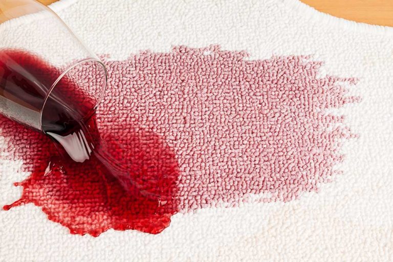 Como Tirar Mancha de Vinho: Veja o Passo a Passo Essencial