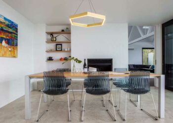 Cadeira de acrílico: os principais modelos e dicas para escolher a sua