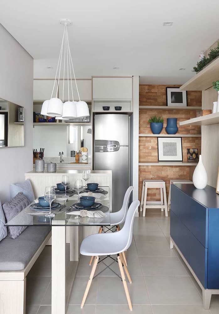 Sala e cozinha separadas com balcão