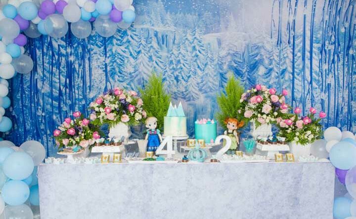 Decoração de festa infantil Frozen: 90 ideias incríveis para decorar agora