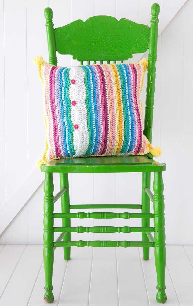 Linda ideia de almofada colorida feita em crochê Tunisiano 