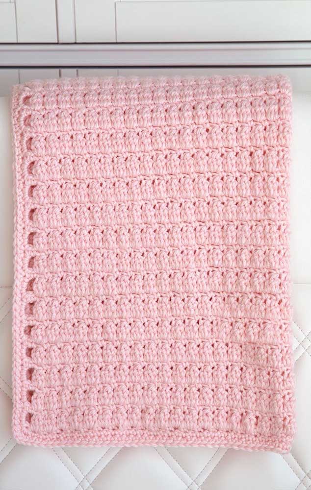 Cobertor rosa feito com a técnica de crochê Tunisiano