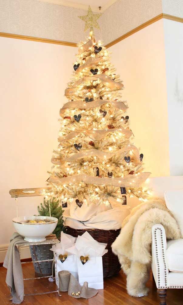 Árvore de Natal Dourada: 60 Fotos Para Decorar com a Cor Árvore de Natal Dourada: 60 Fotos Para Decorar com a Cor