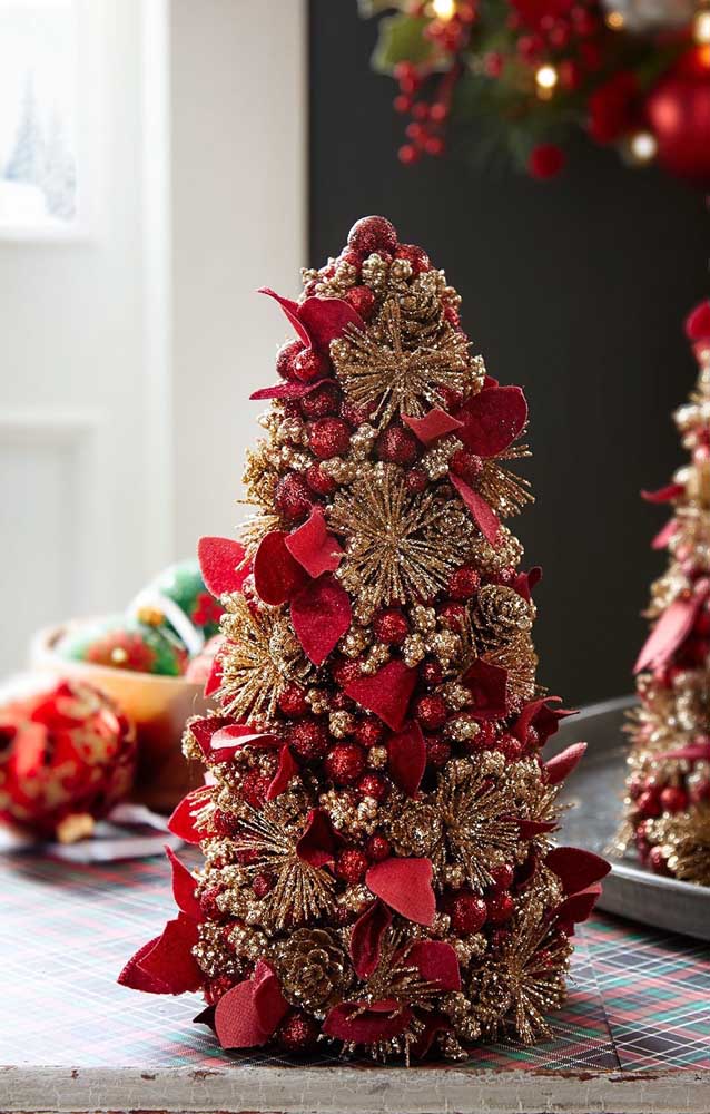 Árvore de Natal Dourada: 60 Fotos Para Decorar com a Cor Árvore de Natal Dourada: 60 Fotos Para Decorar com a Cor