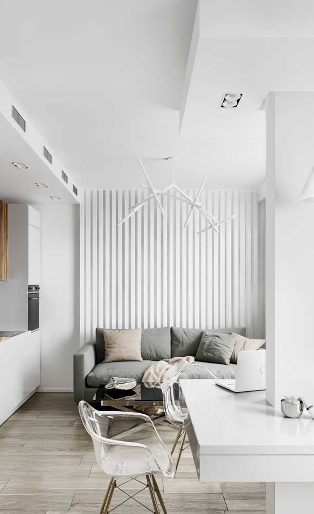 Light colors and transparency for those who want to visually enlarge the living room