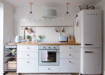 Geladeira retrô: como usar na decoração, marcas e ideias criativas