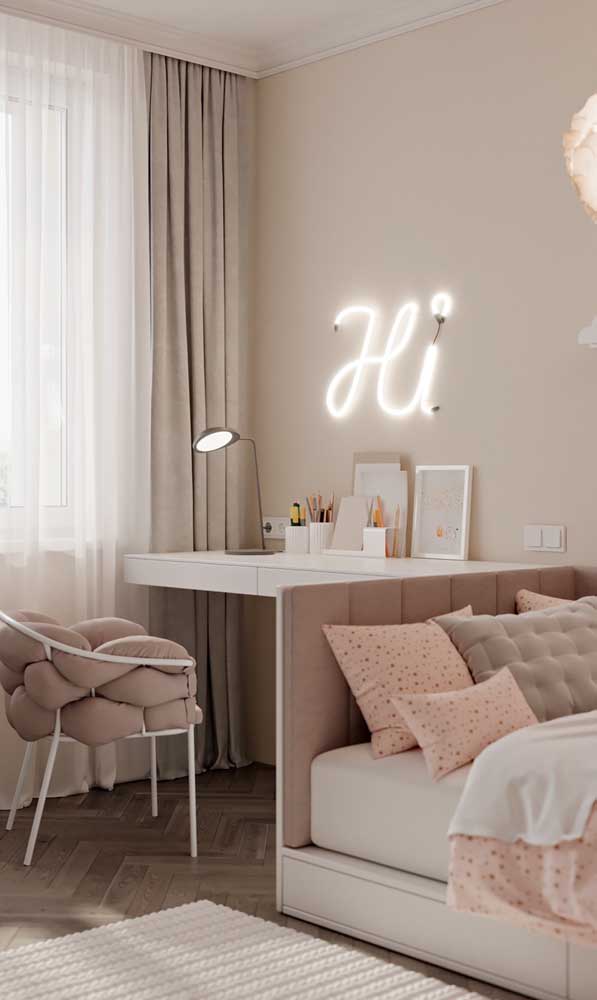 Small single room with neutral, soft and delicate colors.  Perfect for a more feminine proposal.