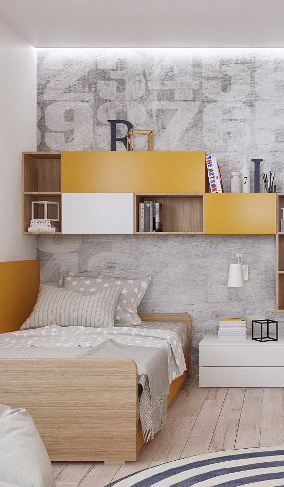 Shades of yellow and gray for a modern single room