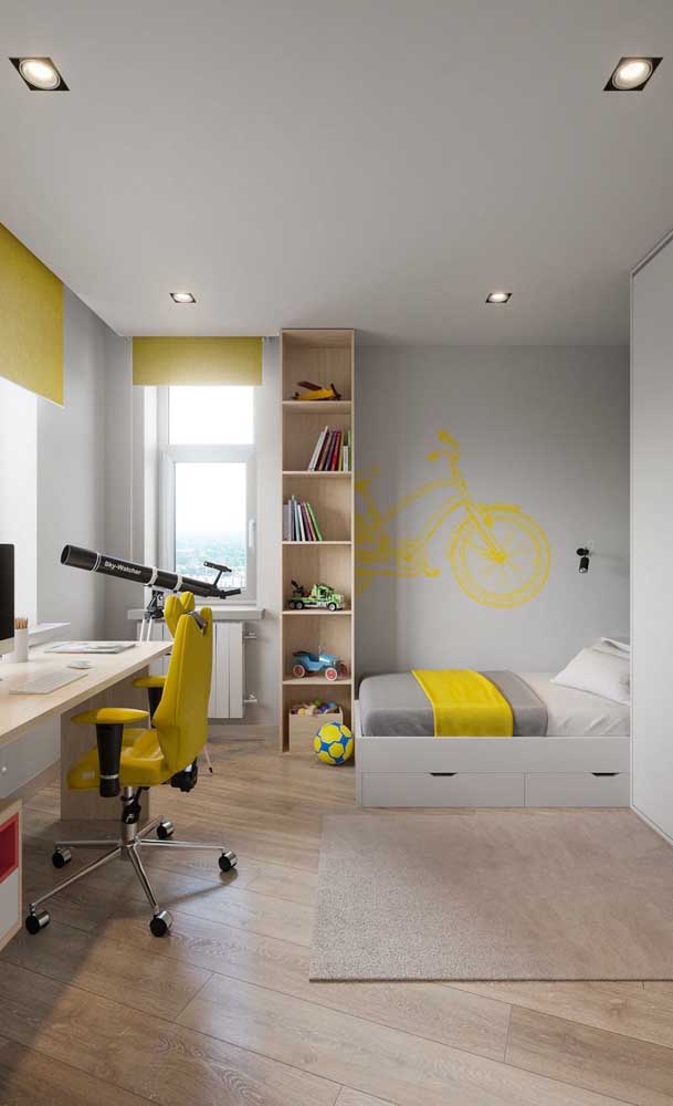 In this single room, the white base made it possible to add vibrant yellow details