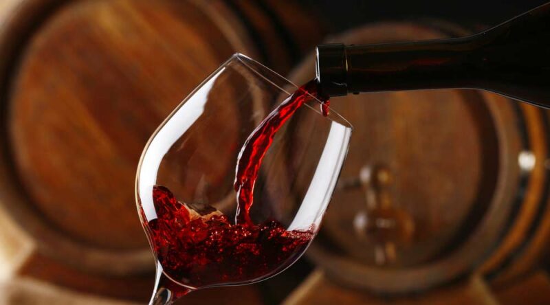 Como abrir garrafa de vinho: veja o passo a passo para cada caso