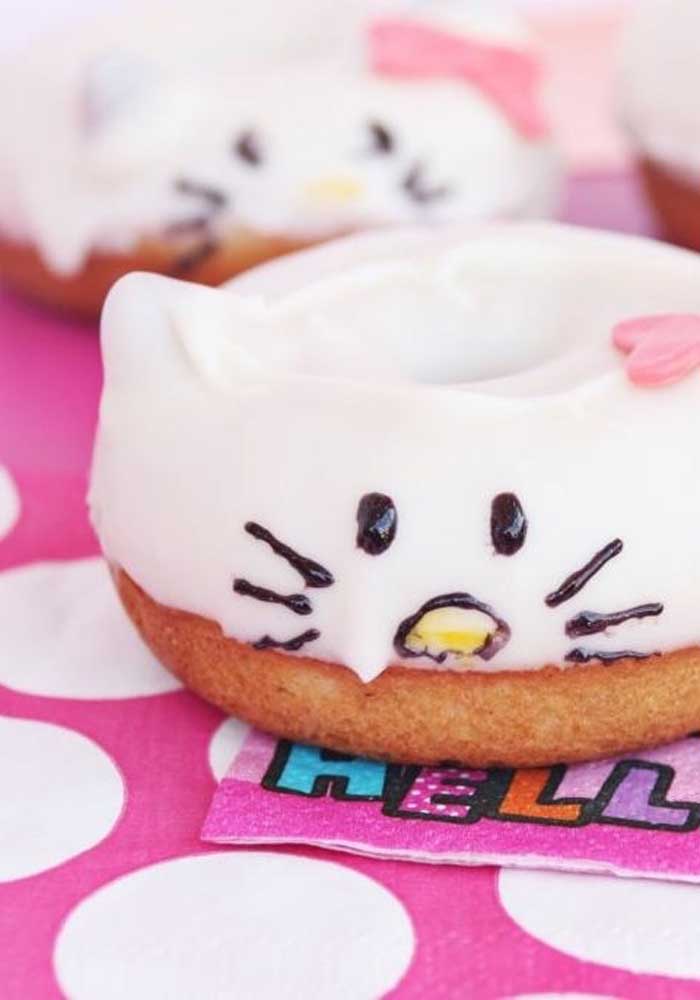 Veja a criatividade na hora de fazer as guloseimas do aniversário Hello Kitty.