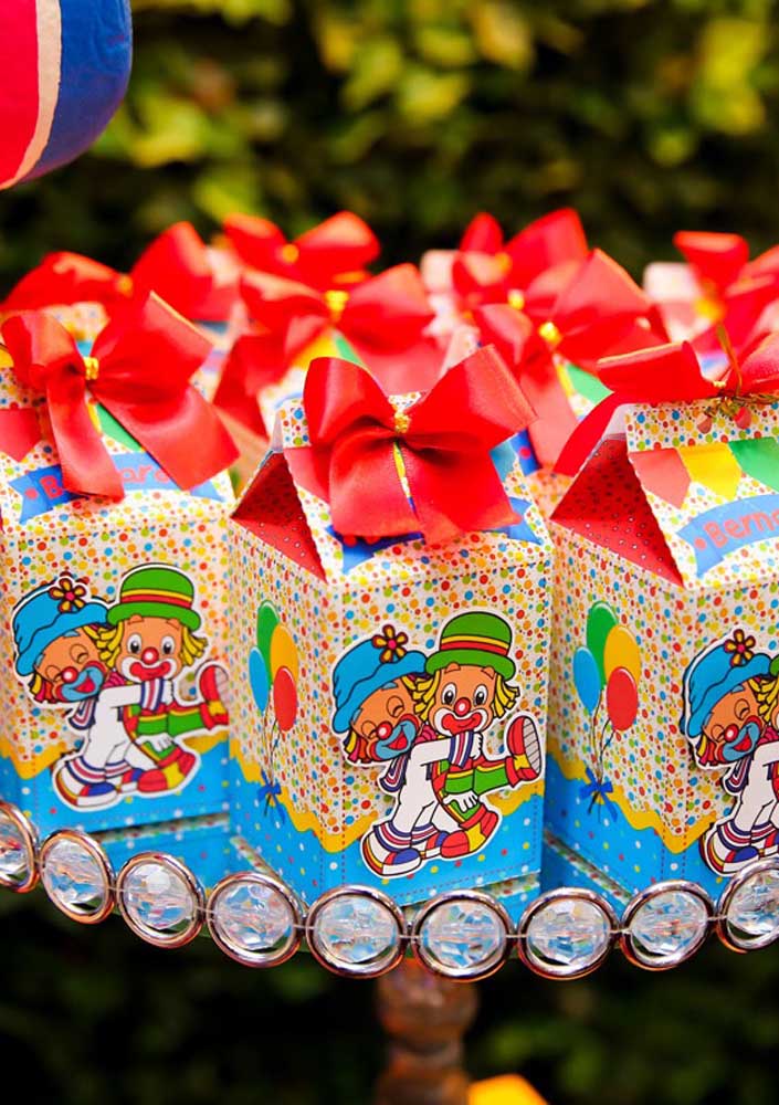 Caixinhas surpresa para alegrar a criançada da festa Patati Patatá