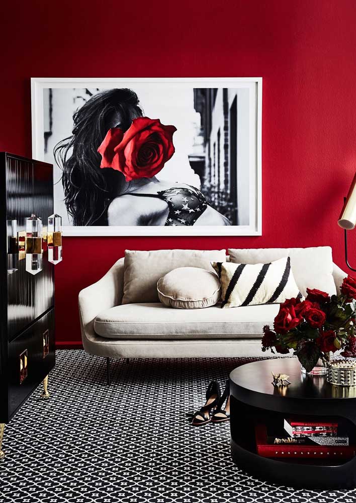 Sala vermelha e preta. Uma super inspiração para quem procura usar a dupla de cores na decoração