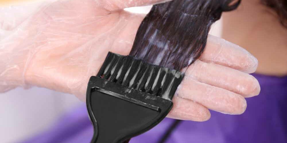 Como Tirar Tinta de Cabelo da Pele: Veja Truques Caseiros e Dicas ...