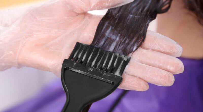 Como tirar tinta de cabelo da pele: veja truques caseiros e dicas essenciais